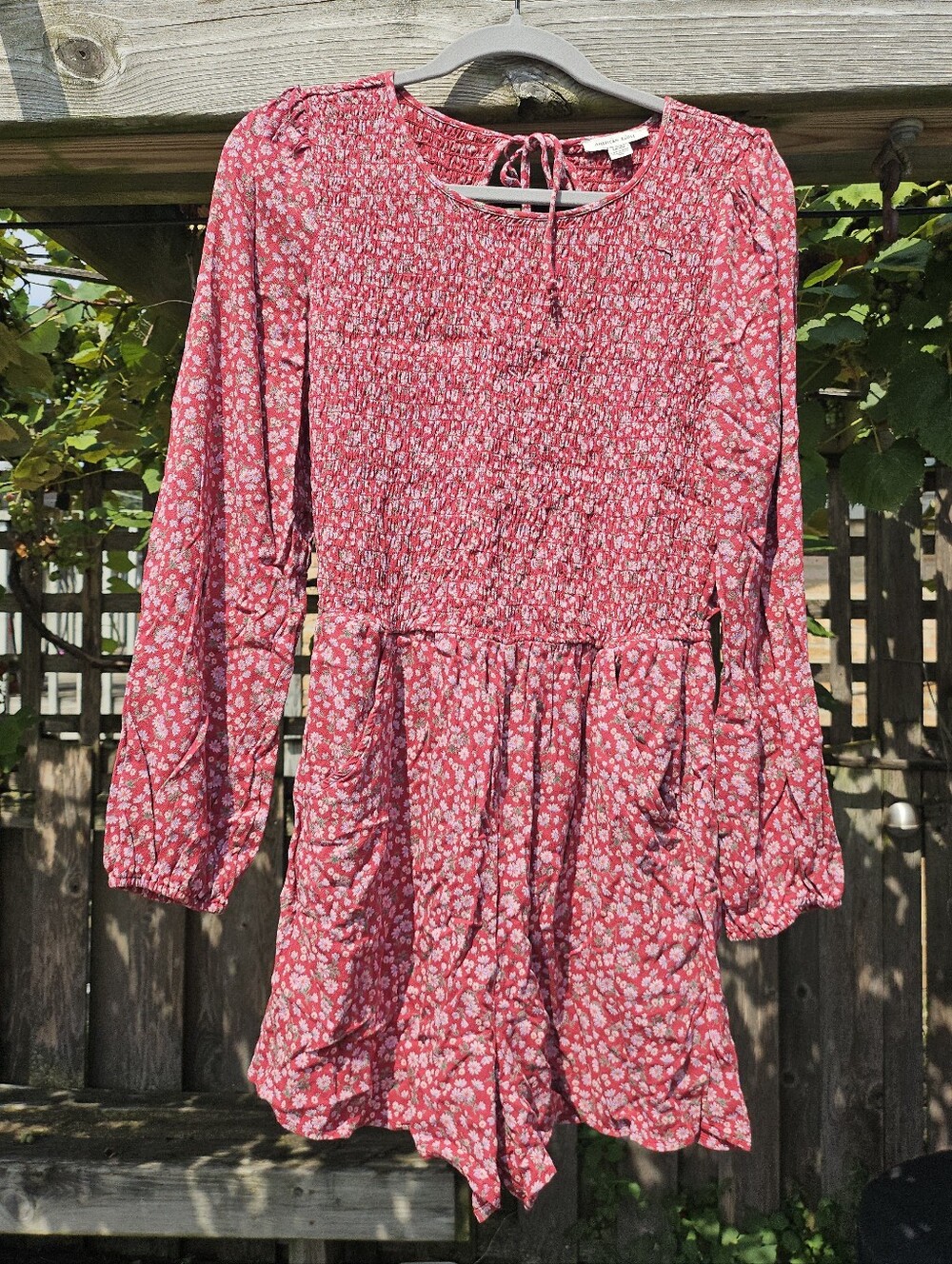 American Eagle Long Sleeved Floral Romper Red & Pink Size Small